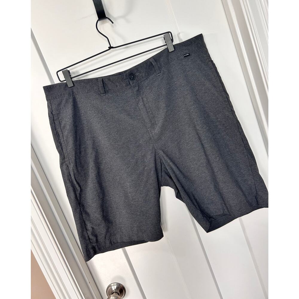 Travis Mathew Men's Check Flat Front Chino Shorts Golf Outdoor Gray‎ Size 38